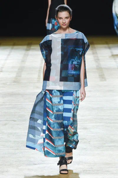 Look 27